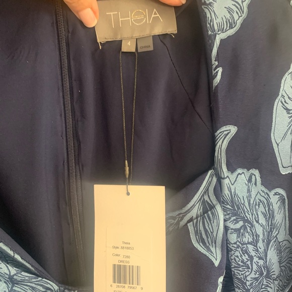 Theia Joslyn Bishop sleeve dress - Picture 7 of 10